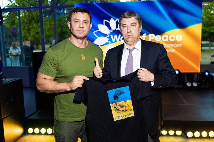 Микола Тищенко із послом України у Франції Вадимом Омельченко