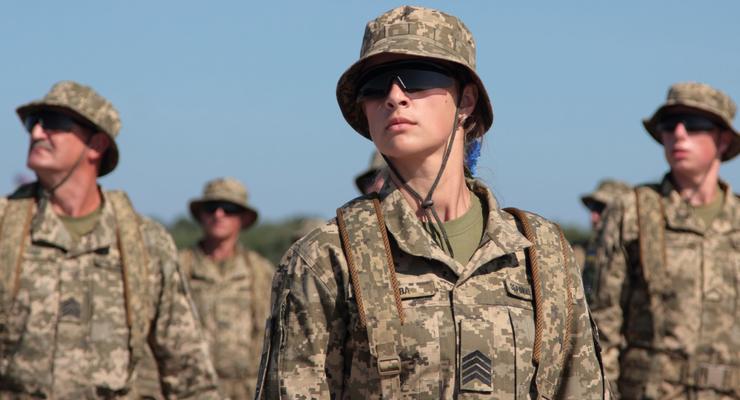 Женщин будут брать на воинский учет только по их согласию - Генштаб