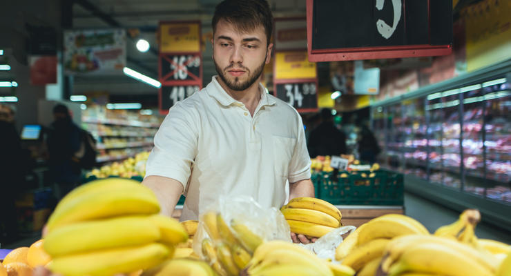 Цены на продукты взлетят после роста курса доллара: Что подорожает в Украине