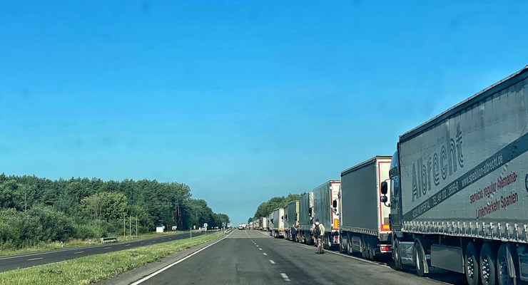 Наблюдается аномальное увеличение очереди к пункту пропуска "Ягодин" / facebook.com/Mustafanayyem