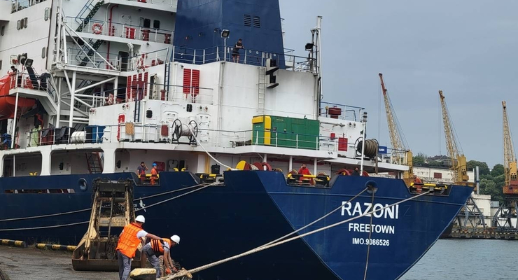 Судно RAZONI с украинским продовольствием вышло из Одесского порта / facebook.com/oleksandr.kubrakov