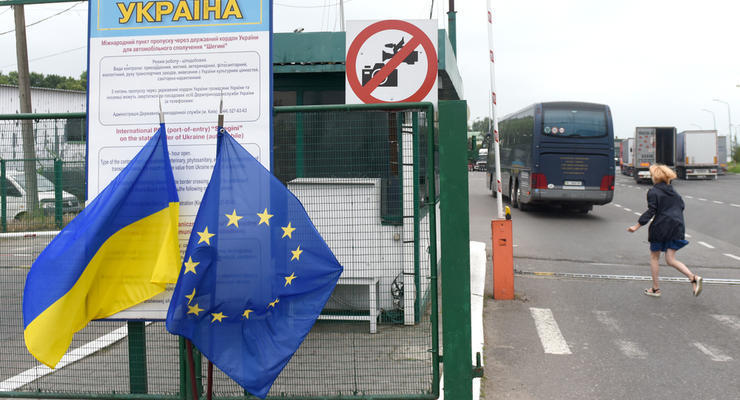 Очереди на границе: Украина и Польша договорились открыть еще один пункт пропуска