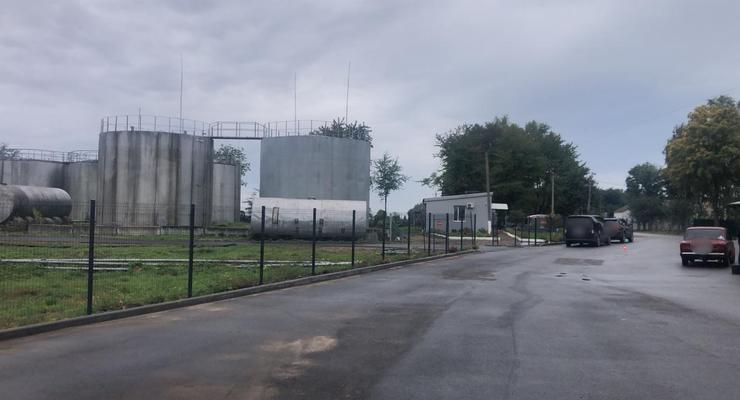 Поставлял топливо оккупантам в Запорожской области: Подозревается владелец сети АЗС