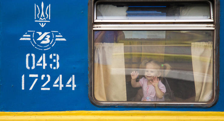 Пригородные рейсы: В чат-боте Укрзализныци можно приобрести абонементы на проезд