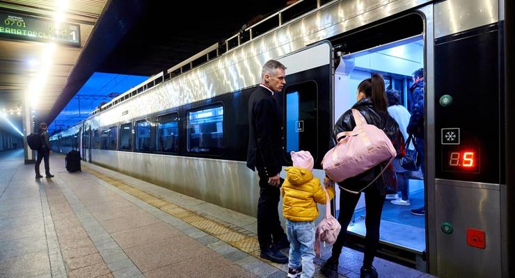 Через пів року: Укрзалізниця відновила залізничне сполучення з Краматорськом