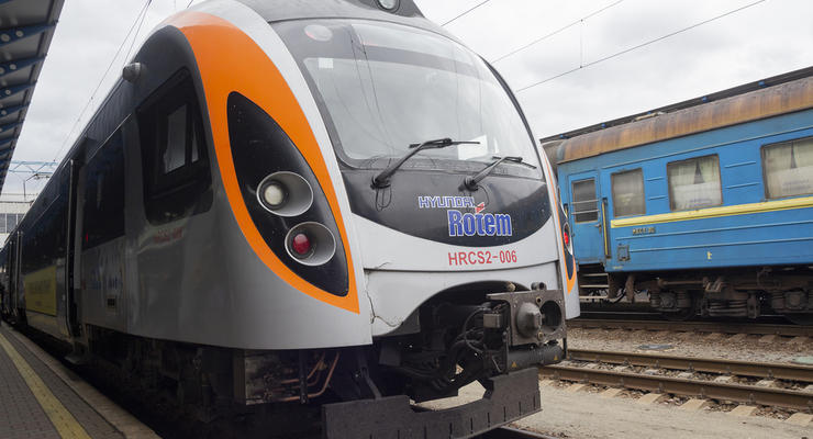 УЗ предупредила о задержке поездов из Киева из-за ракетных обстрелов