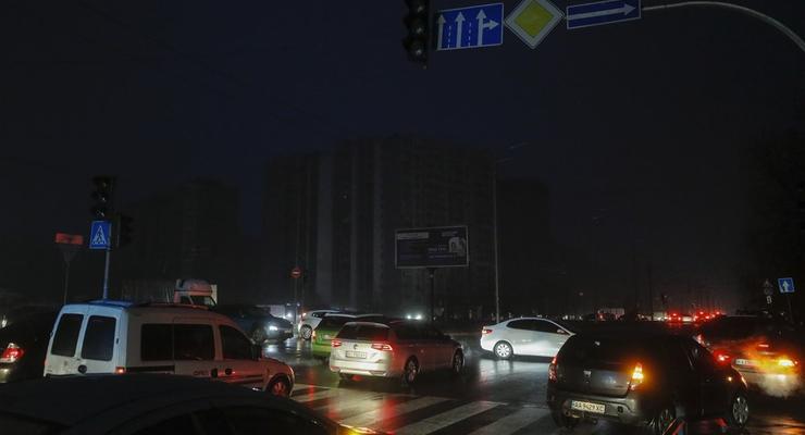 В "Укренерго" відповіли, коли українців переведуть на планові графіки відключень світла