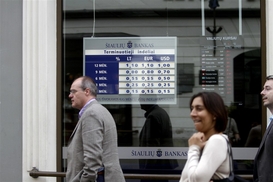 В Литве завершается обмен наличной гривны на евро: когда последний день