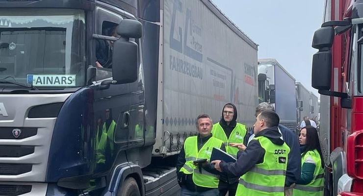 Электронная очередь для грузовиков: Когда заработает на границе Украины и Польши