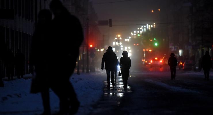 В Киеве сложная ситуация с электроэнергией: погода мешает восстановлению