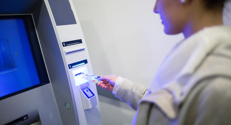 Как вернуть деньги из банкомата или терминала, если отключили электроэнергию
