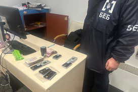 Незаконно конвертировали средства через службу такси: БЭБ разоблачило группу лиц