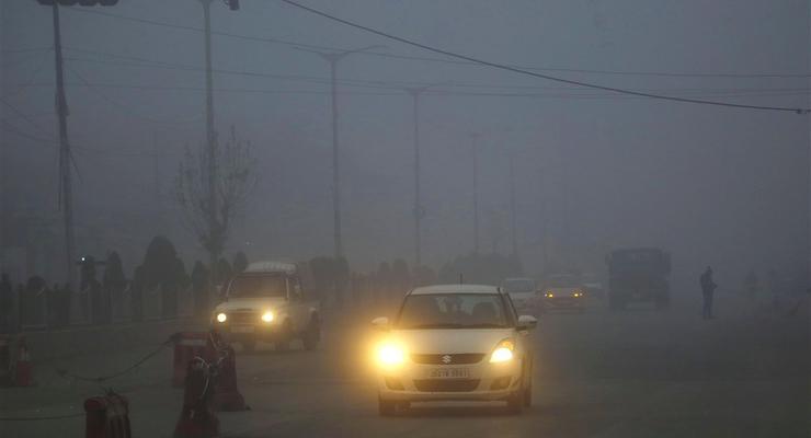На Київщині туман: водіїв просять бути уважними на дорогах