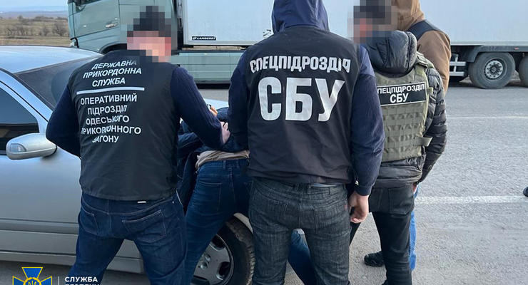 Незаконний виїзд з України: СБУ ліквідувала нові канали втечі ухилянтів за кордон