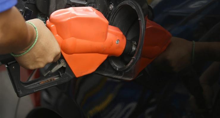 Цены на топливо снижаются: почем литр в Украине