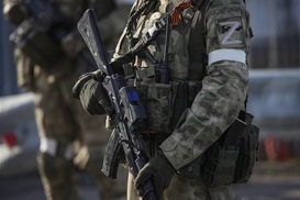 Оккупанты продолжают "охоту на гривну" на захваченных территориях