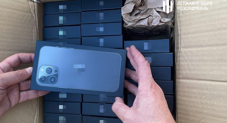 Закарпатські митники сприяли незаконному ввезенню елітної електроніки / dbr.gov.ua