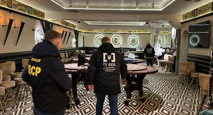 У Києві викрили підпільне VIP-казино: бізнес організували в ресторані