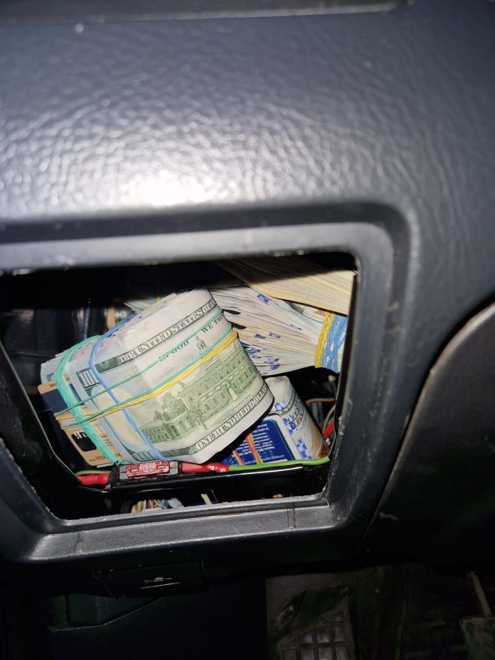 Пограничники обнаружили скрытые 57 тыс долларов США