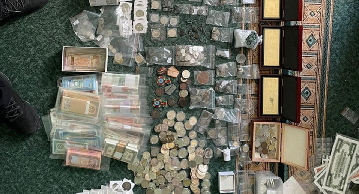 Занимались контрабандой старинных монет: на Киевщине разоблачили супругов