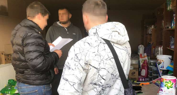 БЭБ сообщило о подозрении трем лицам за подделку бренда бытовой химии / esbu.gov.ua