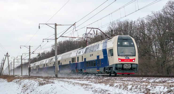 Из-за российской атаки опаздывают 15 поездов: УЗ обнародовала список