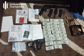 За взятки переправлял военнообязанных за границу: задержали чиновника Минобороны