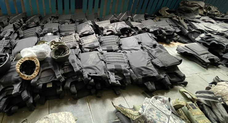 БЕБ повідомило про підозру директору постачальника неякісних бронежилетів для ЗСУ / esbu.gov.ua