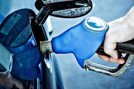 Украинские АЗС продолжают снижать цены на топливо: сколько стоит ДТ 31 марта