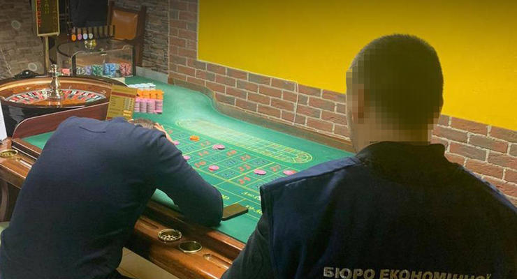Работало скрыто: в Хмельницком остановили деятельность крупного подпольного казино