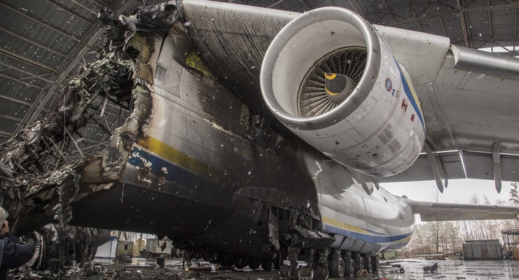 Уничтоженный Ан-225 "Мрия" / EPA/UPG