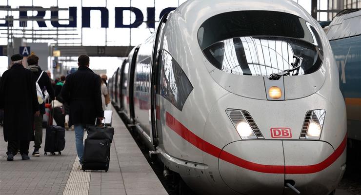 Украинцам продлили бесплатный проезд на поезде из Польши в Германию: детали