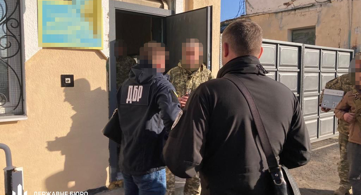 ДБР виявило зловживання з бойовими доплатами для військових, які служать на Рівненщині / dbr.gov.ua