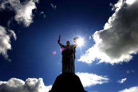 Что ждет экономику Украины с быстрой победой и без - два сценария НБУ