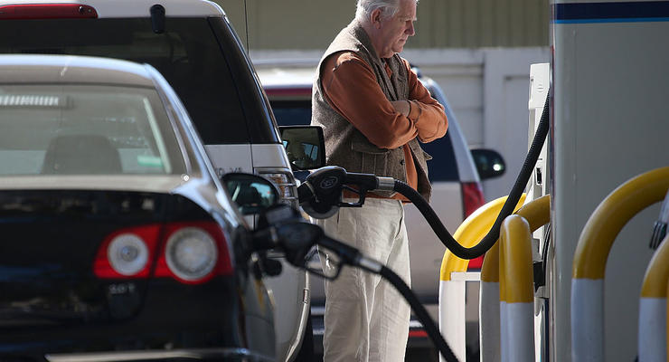 Ценопад продолжается: сколько стоит топливо на украинских АЗС