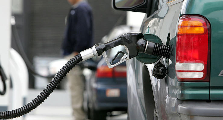 Цены на АЗС падают: почем литр топлива в Украине