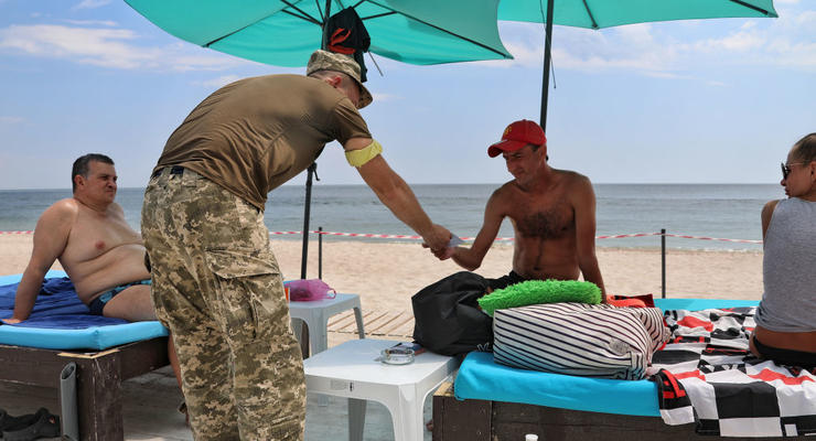 Мобілізація в Україні: чи можна отримати повістку на пляжі