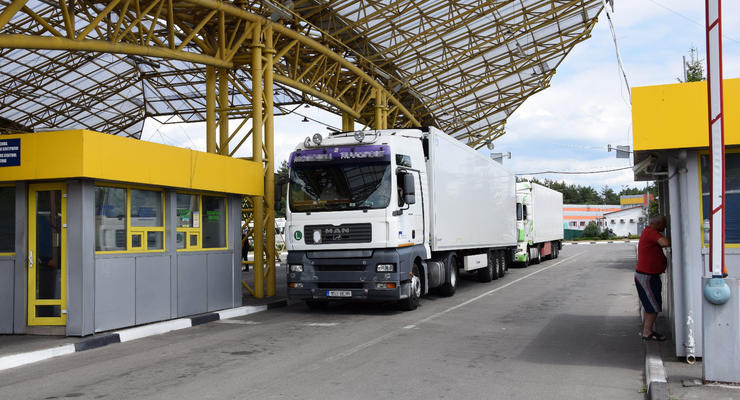 На польской границе заблокирован пропуск грузовиков из Украины: в ГПСУ назвали причину