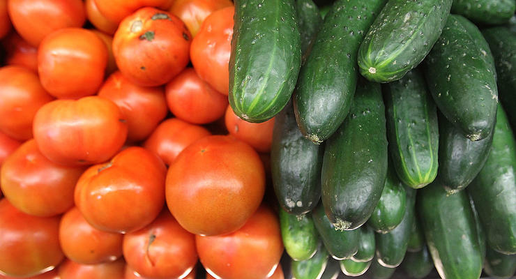 В Украине обвалились цены на популярный летний овощ: сколько стоит