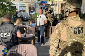 "Выбивали" деньги даже у военных: на Львовщине задержали группу рэкетиров