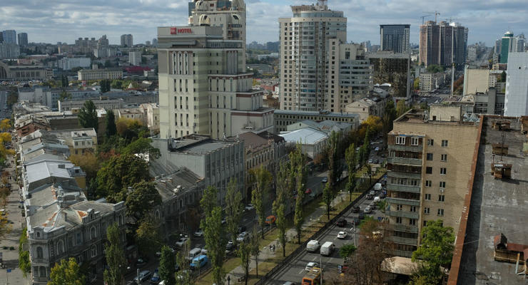 Намагалися продати чужу квартиру: у Києві затримали двох шахраїв