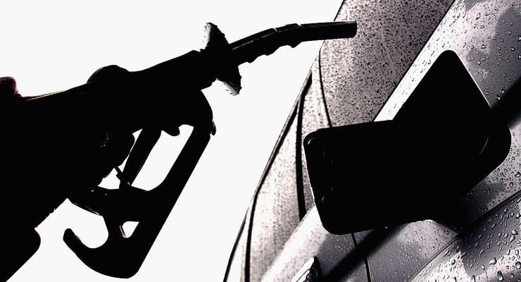 На украинских АЗС переписали цены на топливо: сколько стоит бензин