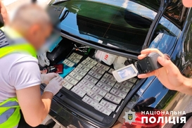 "Гадалка" и адвокат обманули директора медцентра на 300 тыс доларов