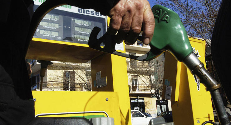 Украинские АЗС переписали цены на топливо: сколько стоит бензин