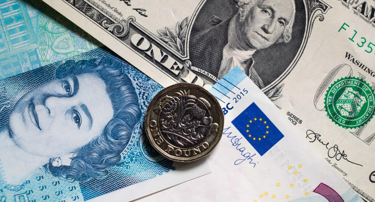 Курс валют на 10.08.2023: евро развернулся к росту