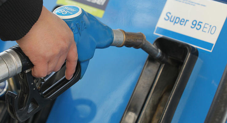 Цены на топливо снова переписали: где заправляться выгоднее всего