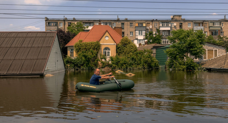 Пострадавшие от подрыва Каховской ГЭС могут подать заявление на получение помощи до 31 октября / Getty Images