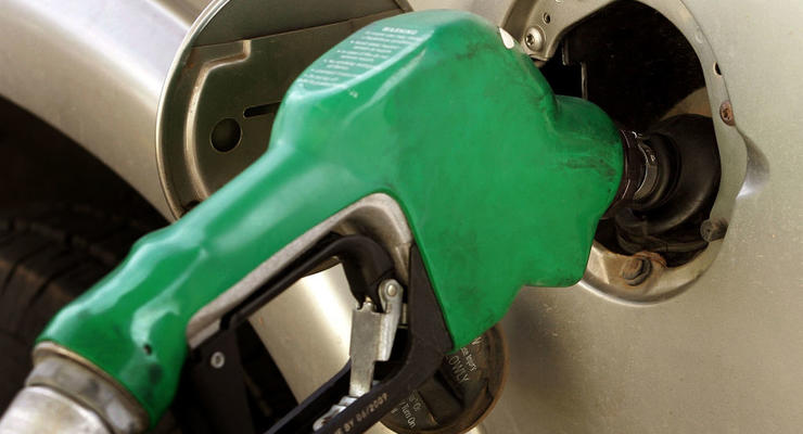 Ціни на пальне продовжують зростати: скільки коштують бензин та ДП
