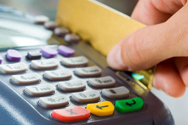 Ощадбанк продлил срок действия всех платежных карт: до какого числа