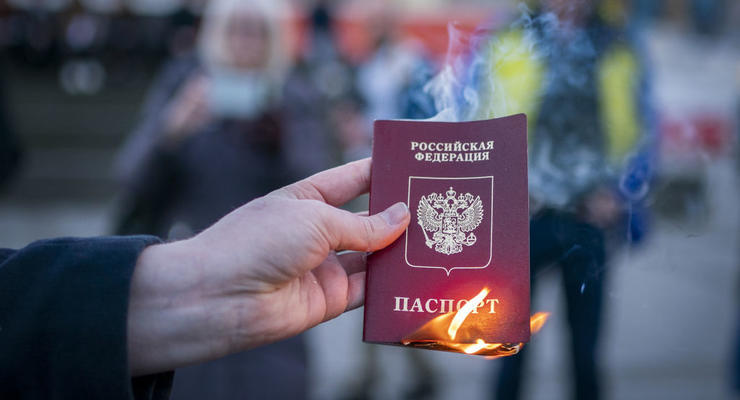 На окупованих територіях росіяни не допустили до занять школярів без паспорта РФ